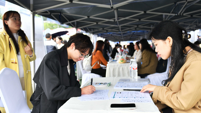 397家单位携1万余岗位进入西南医科大学揽才